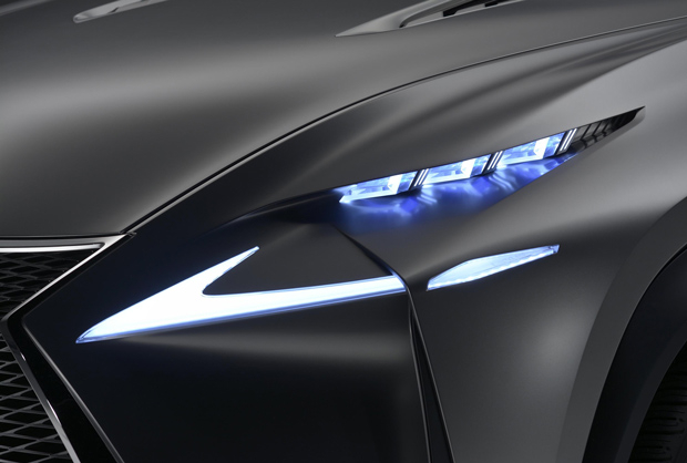 Faróis e lanternas do anguloso SUV Lexus LF NX
