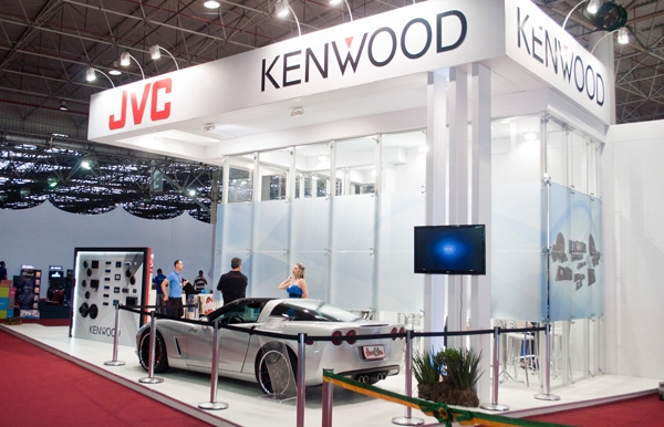 Stand da fabricante de produtos de som automotivo JVC Kenwood no AutoEsporte Expo Show