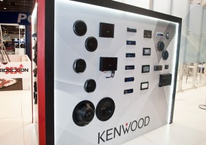 Detalhe do stand da fabricante de produtos de som automotivo JVC Kenwood no AutoEsporte Expo Show