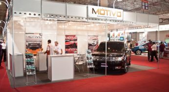 Revista AutoMOTIVO distribui exemplares e expõe carro exclusivo na AutoEsporte Expo Show