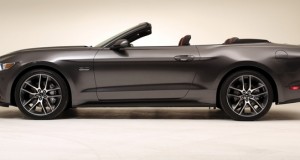 Ford lança também a versão conversível do novo Mustang