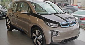 BMW i3 já é visto em loja no Brasil