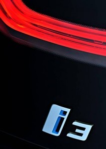 Detalhe da lanterna e da identificação do BMW i3