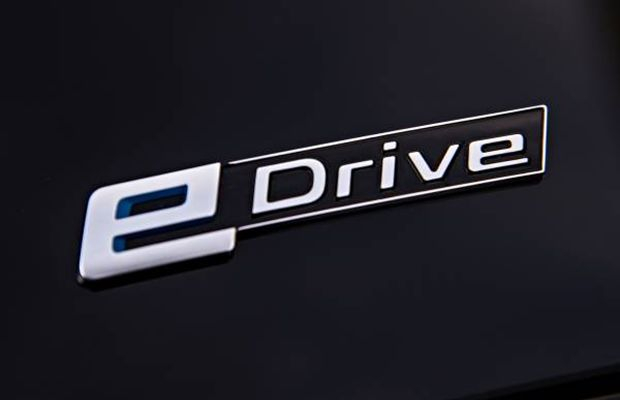 O aplique E Drive identifica os veículos da divisão BMW i