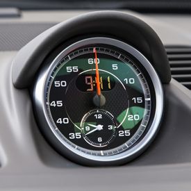 O relógio com mostradores analógico e digital do Porsche 911 Turbo S