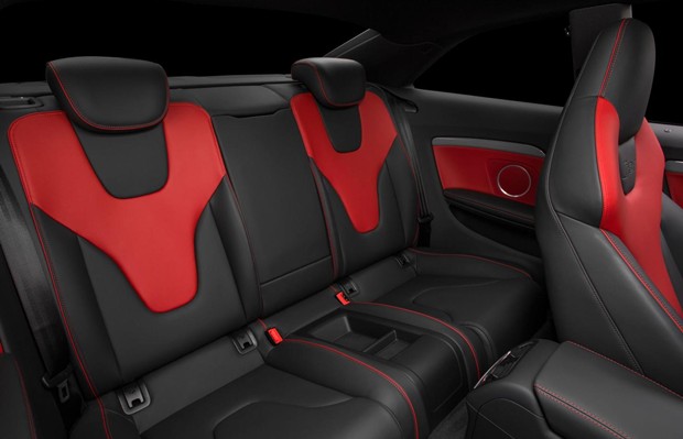 Bancos traseiros do Audi RS5 Coupé Sport Edition