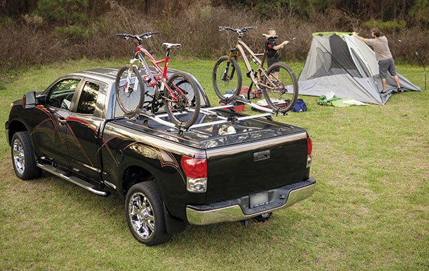 Rack para bicicletas instalado em caçamba de pick-up acessório