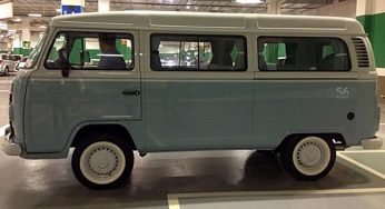 Encontro de carros antigos homenageia a Kombi