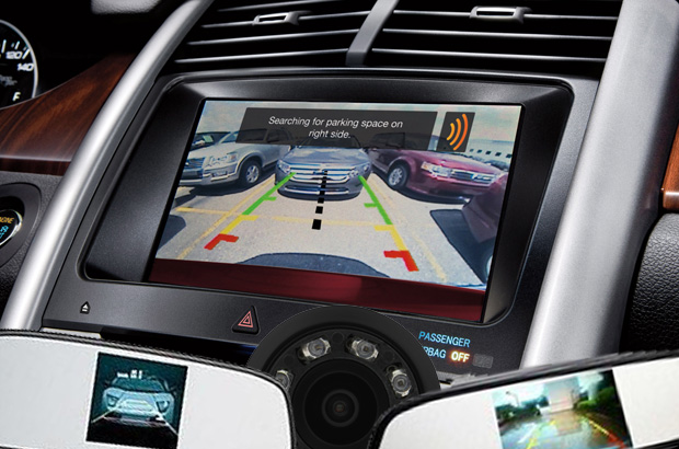 3. CÂMERA DE RÉ – Trabalhando junto com os sensores de estacionamento, as câmeras de ré aumentam a segurança ao permitir que o motorista visualize obstáculos ocultados pela traseira do veículo. Alguns modelos vêm com visão noturna.