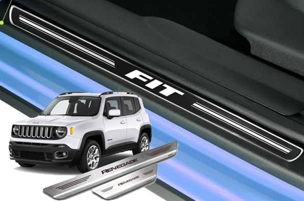 5. PROTETOR DE SOLEIRA – A soleira é uma parte suscetível a riscos e pequenas batidas, já que tudo o que entra e sai do carro acaba passando por ali. Além de evitar esse tipo de incidente, os protetores de soleira oferecem um complemento ao design do veículo.