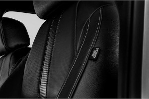 Airbags frontais, laterais e de cortina enriquecem o quesito segurança.
