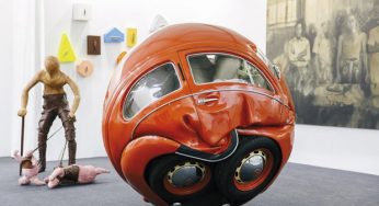 Artista indonésio comprime fuscas para criar suas obras