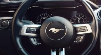 Ford Mustang mostra a evolução dos volantes de direção nos últimos 50 anos