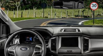 Sistema identifica sinais de trânsito e alerta o motorista