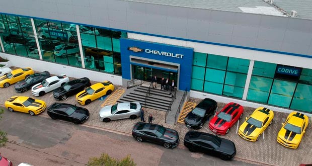 Revista AutoMOTIVO em parceria com Comprecar e Chevrolet, realiza o maior encontro de Camaros que se tem notícia no Brasil