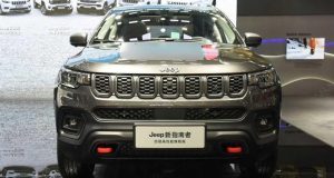 Compass surge com novo interior e discreto facelift na China