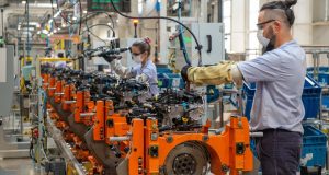 Fábrica da GM alcança recorde de produção de motores