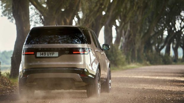 2021-land-rover-discovery-r-dynamic-exte