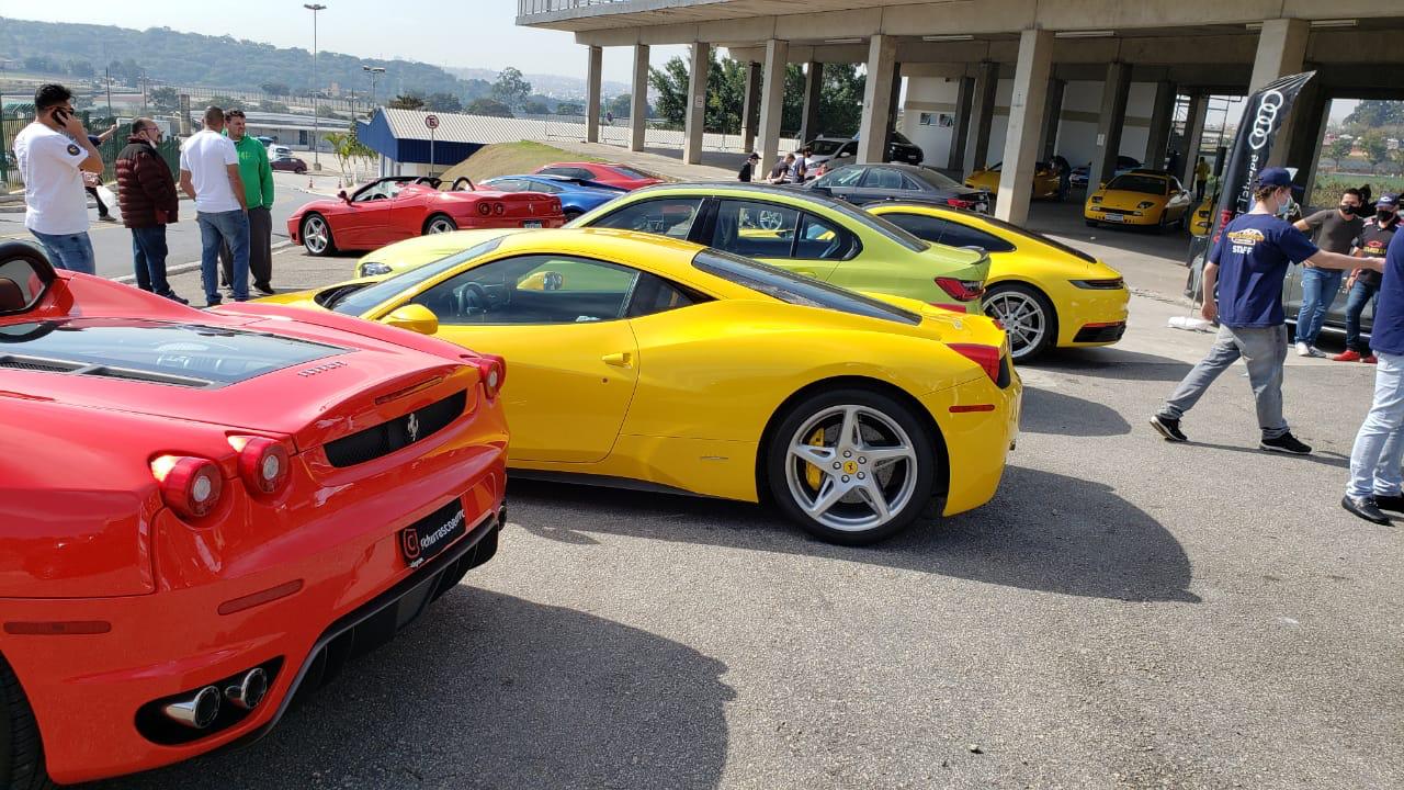 INCRÍVEL CORRIDA DE CARROS CLÁSSICOS EM INTERLAGOS 