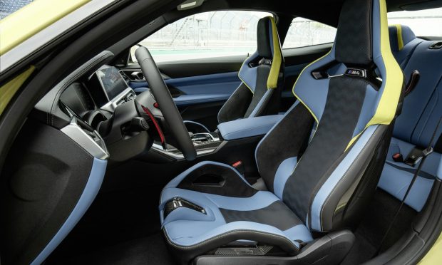 BMWM4CompetitionCoupe_2_interior-620x372