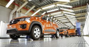 Produção da Renault no Paraná continuará paralisada por falta de semicondutores