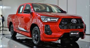 Saiba tudo sobre a nova Toyota Hilux GR-Sport que vai representar modelos esportivos entre as pick-ups