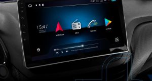 Ultron Solutions destaca central multimídia para Chevrolet Onix