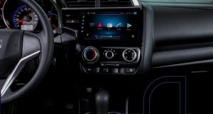 Ultron Solutions destaca central multimídia Plus para Honda Fit