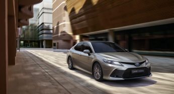 Toyota Camry volta ao Brasil apenas em versão única híbrida por R$ 331 mil