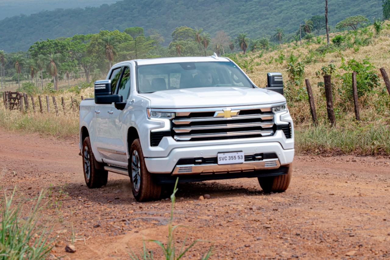 Chevrolet lança Silverado no Brasil para enfrentar RAM 1500 e Ford F-150