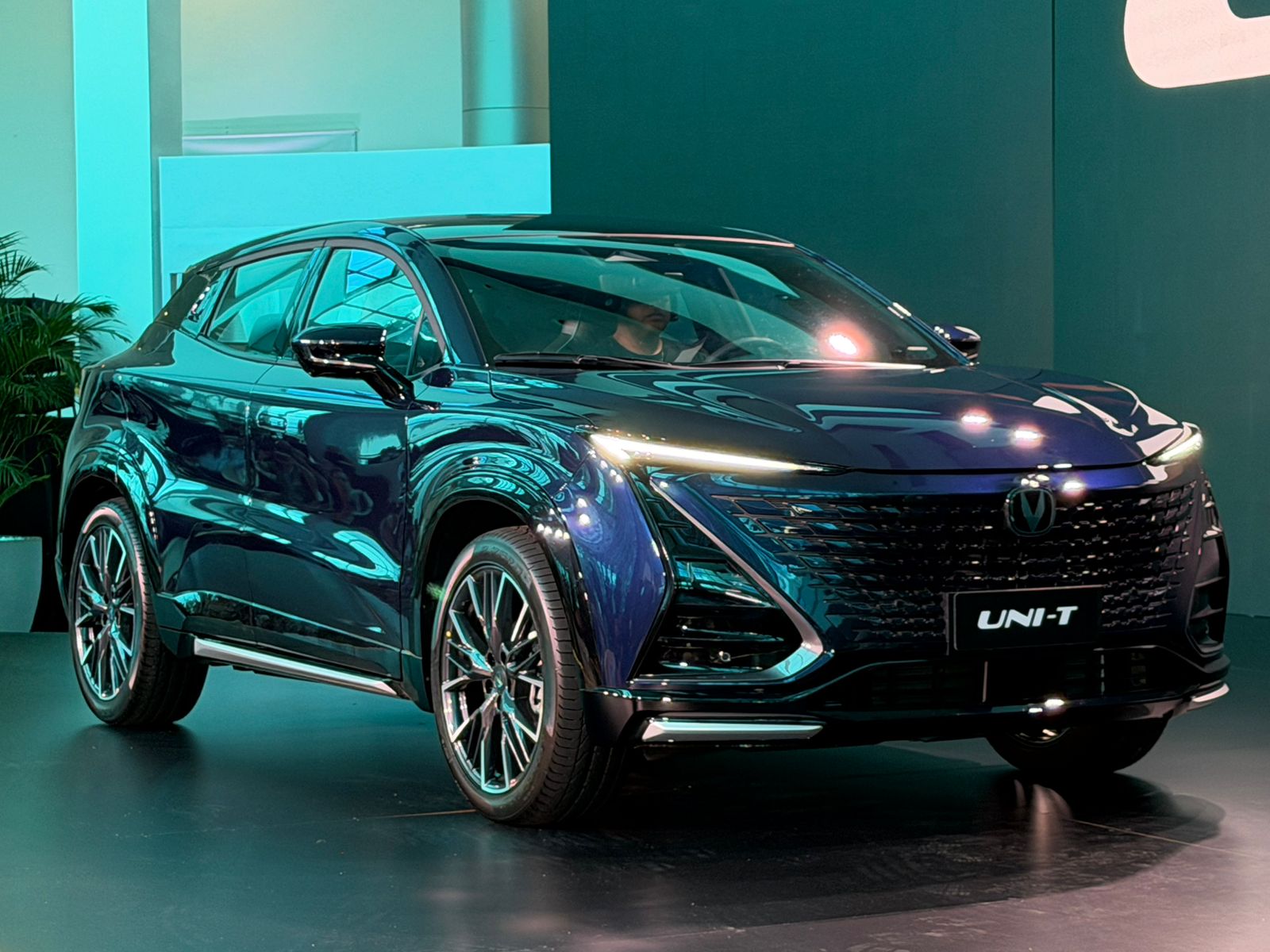 Caoa lança Changan Uni-T com motor 1.5 turboflex de 180cv por R$ 169,9 mil